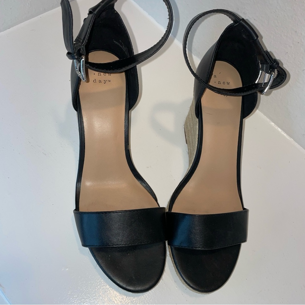 a new day Black and Tan Wedge Sandals size 11 - Picture 3 of 9